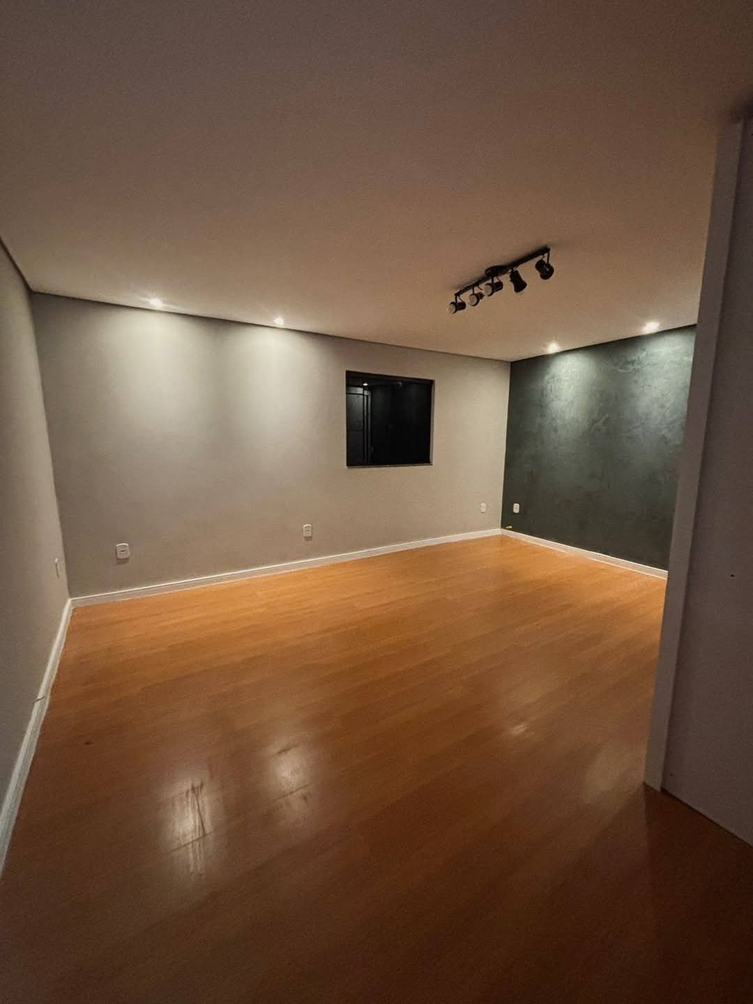 Instalação de Pisos e Rodapés - Imagem 1